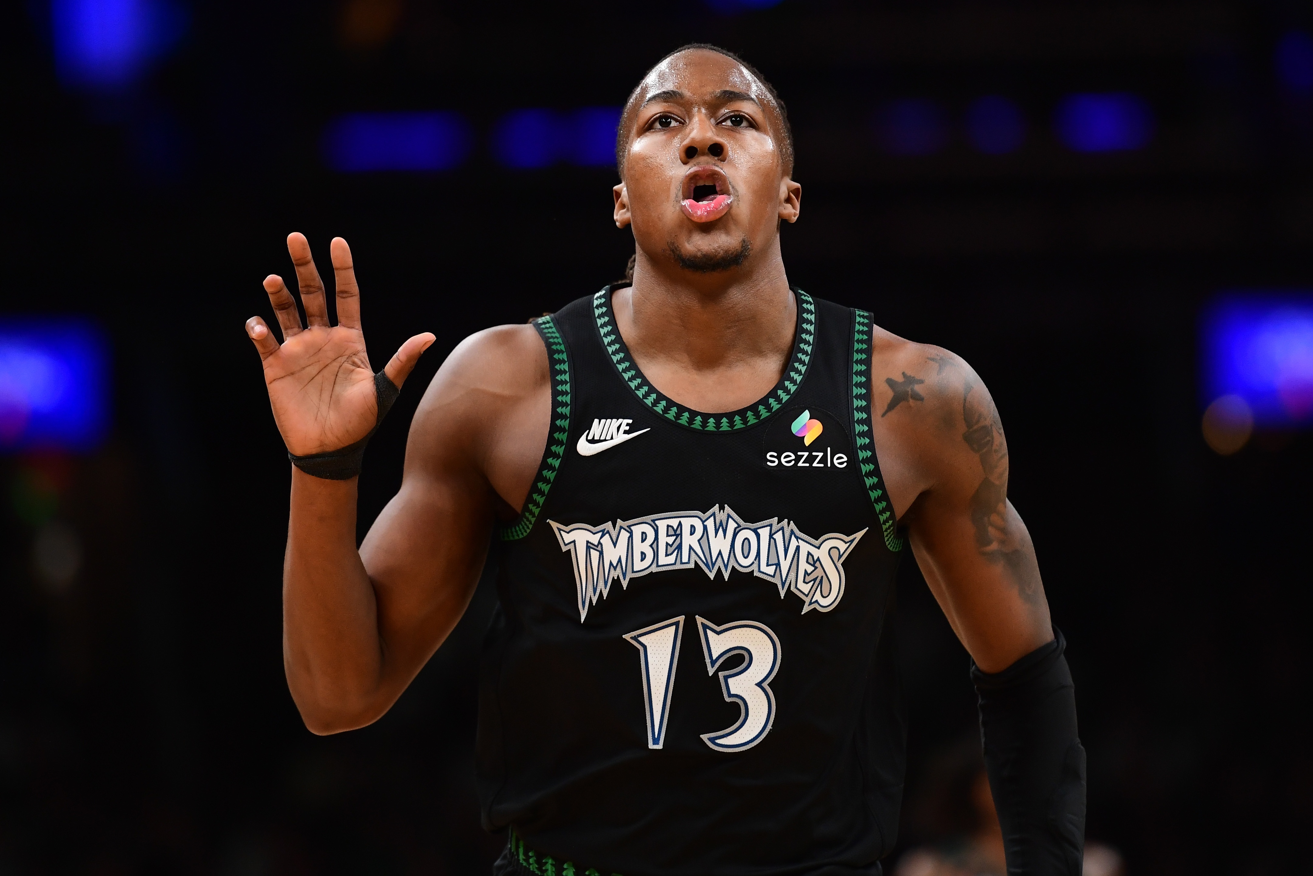 bsports-三双到手！道苏姆13中8砍下18分15板12助3断 正负值+30