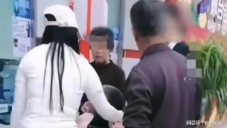 必一运动官方网站-救命钱都不给取!重病男子被推到柜台,银行仍拒绝